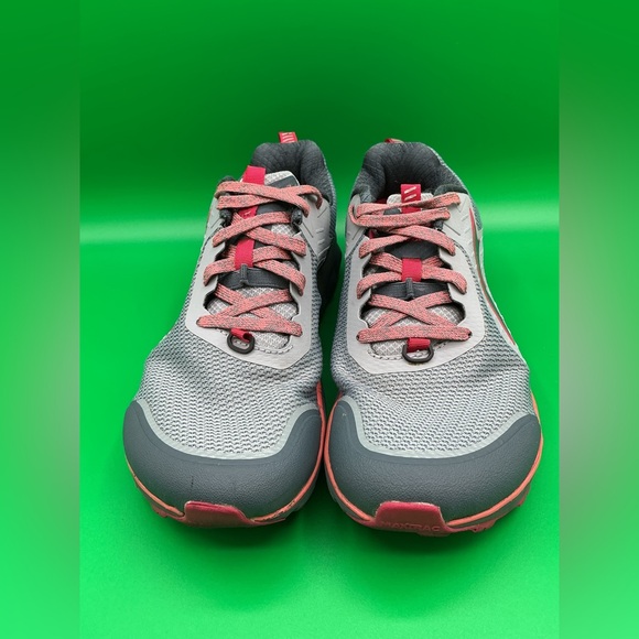 Altra Women’s Gray and Pink Athletic Shoes - Picture 5 of 8